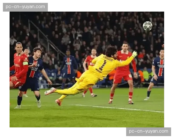 独家：坎波斯现身马赛主场，引发关于其夏窗计划的猜测