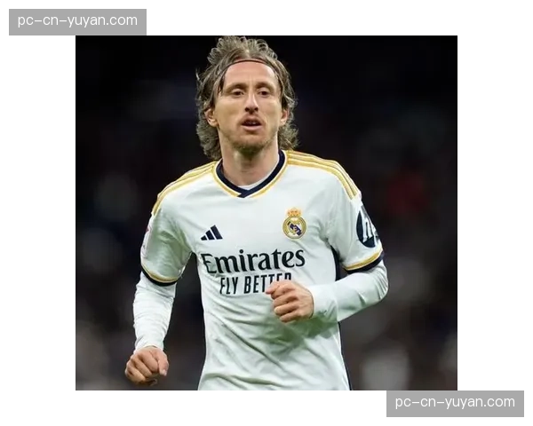 老兵新传：剖析莫德里奇在皇马阵容中，如何以精准的纵向转移球延续影响力